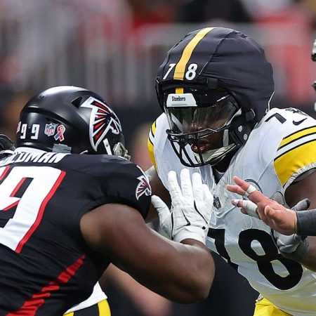 Steelers news: RG James Daniels questionable to return with ankle injury in Week 4 vs. Colts