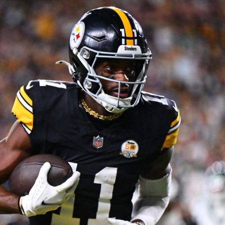 Steelers WR Van Jefferson suffers quad injury in Week 12 vs. Browns