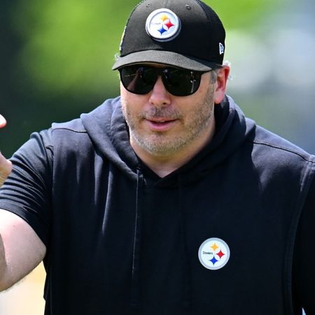 Steelers OC Arthur Smith removes himself from consideration for UNC HC vacancy