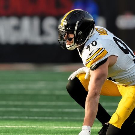 Steelers EDGE T.J. Watt makes history, climbs sack leaderboard in win over Bengals