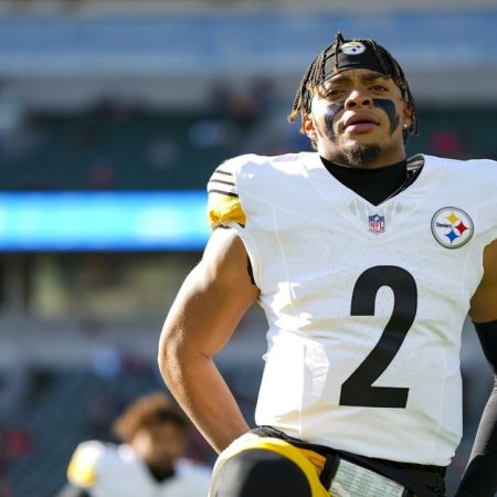 Justin Fields could have lack of trust in Mike Tomlin says NFL reporter