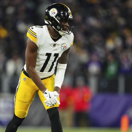 Former Pittsburgh Steelers WR signs with Tennessee Titans