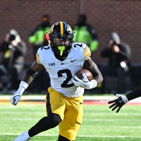 Steelers sign Iowa draft picks Kaleb Johnson, Yahya Black