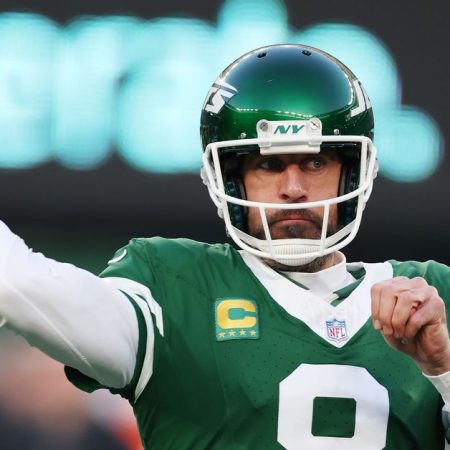 Aaron Rodgers addresses Pittsburgh Steelers teammates for first time