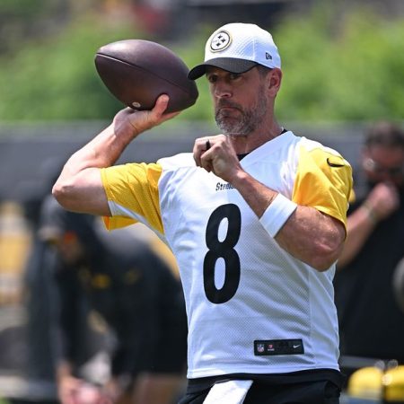 Former Jets executive bashes Aaron Rodgers, Pittsburgh Steelers