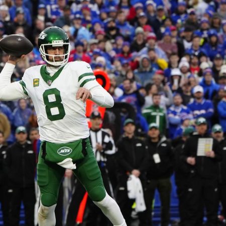 Steelers news: Aaron Rodgers’ contract details revealed