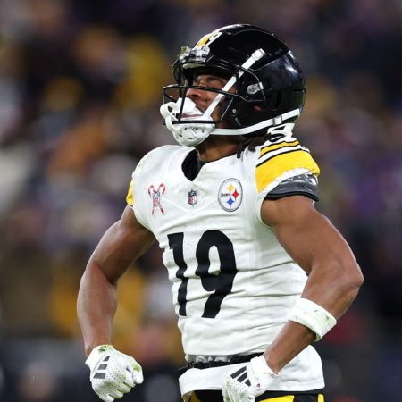 Should the Steelers extend WR Calvin Austin III this summer?