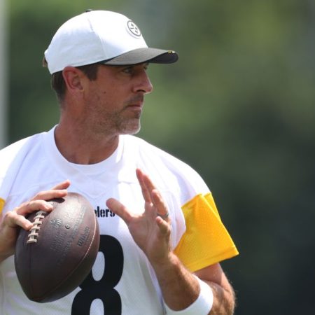Steelers training camp: QB Aaron Rodgers unfazed by slow start