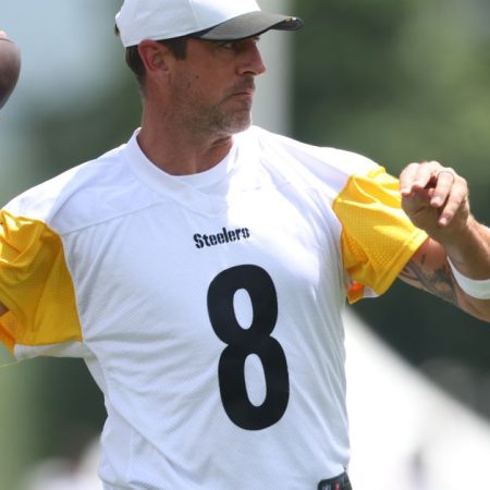 Steelers QB Aaron Rodgers gives perfect response to Terry Bradshaw