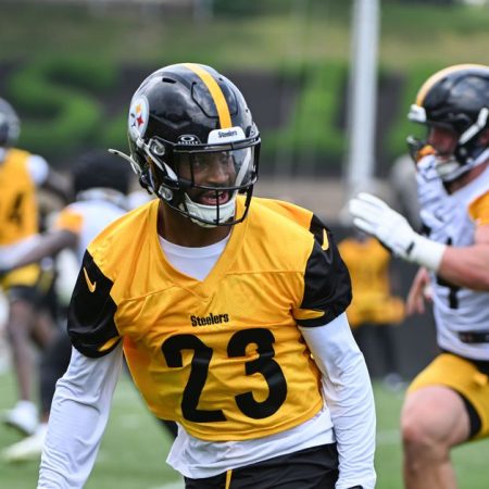 Pittsburgh Steelers practice moved inside, no pads on Tuesday